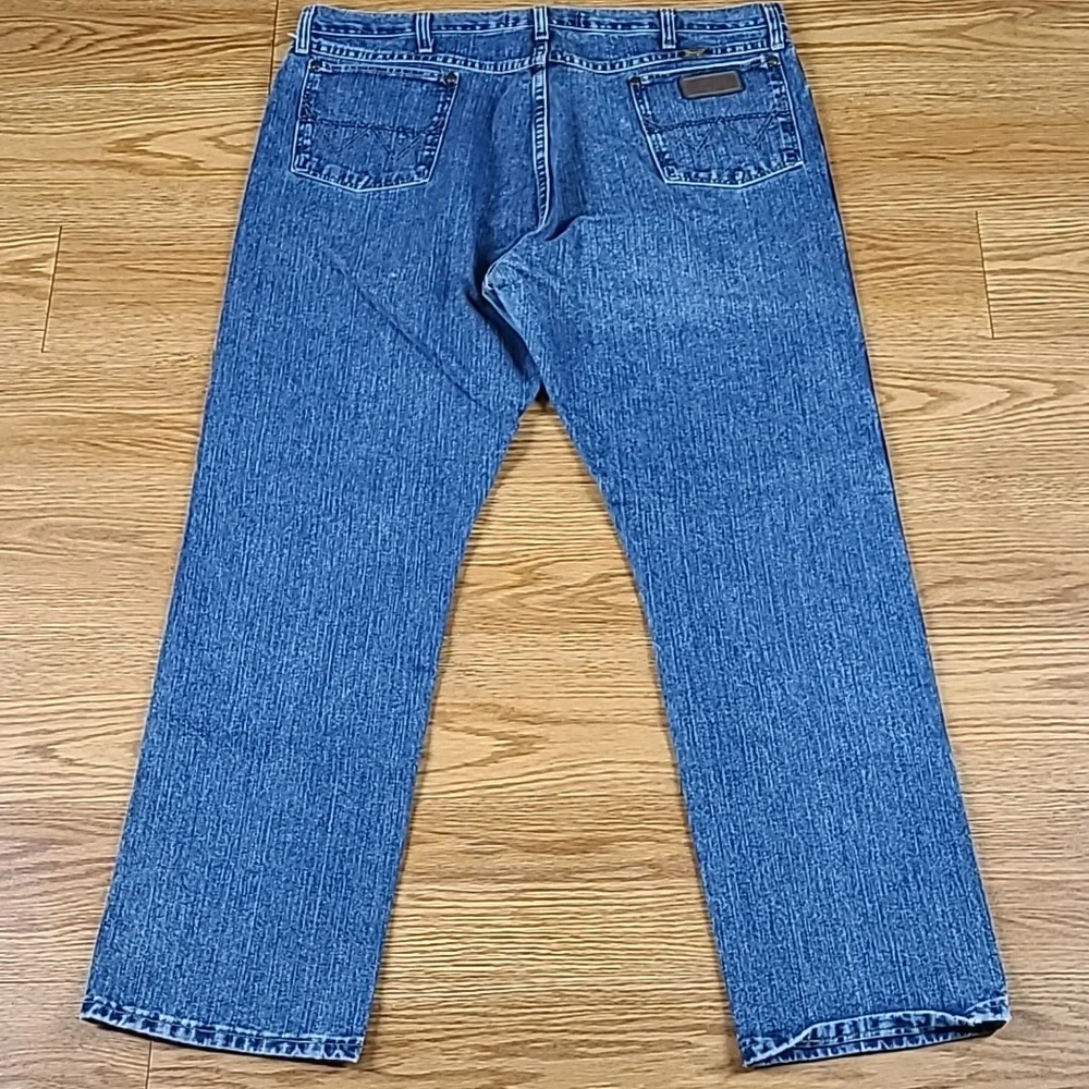 WRANGLER GORGE STRAIGHT VINTAGE COWBOY CUT MEN'S DISTRESSED BLUE JEAN 42x30